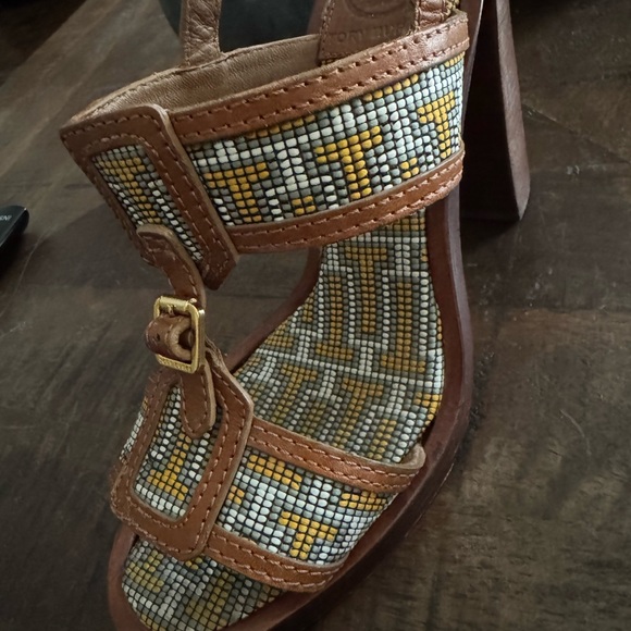 EUC Tory Burch Florian Aztec leather Sandal size 7 - Picture 13 of 14